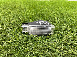 Плафон багажника Audi Q5 8R 3.2 CALB 2012 (б/у)