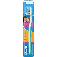 Зубная щетка Oral-B Medium 40 Classic Care (8001090708885)