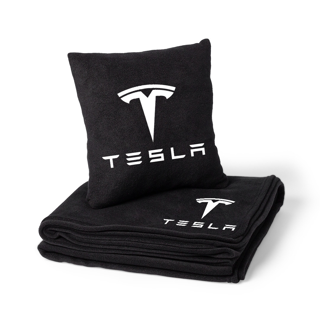 Ковдра та подушка в авто "Tesla"