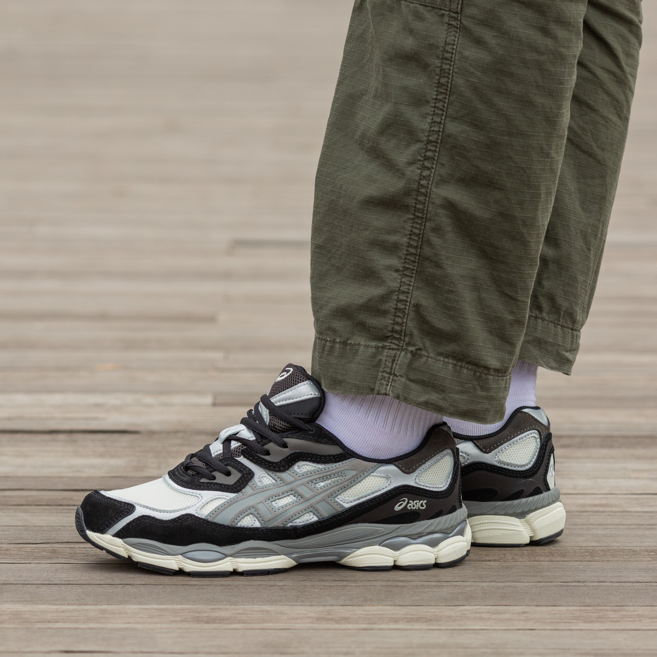 Чоловічі Кросівки Asics Gel-NYC White Silver Black / Асікс Гел-НІС Білі з Сріблястим та Чорним