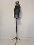 Чоловічий манекен "Стас" на тринозі сірий, фото 3