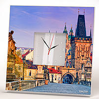Часы "Прага. Чехия" декор, украшение, подарок для интерьера спальни, дизайн в кафе, офис, бар