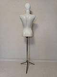 Манекен жіночий торс з головою білий на тринозі, фото 3