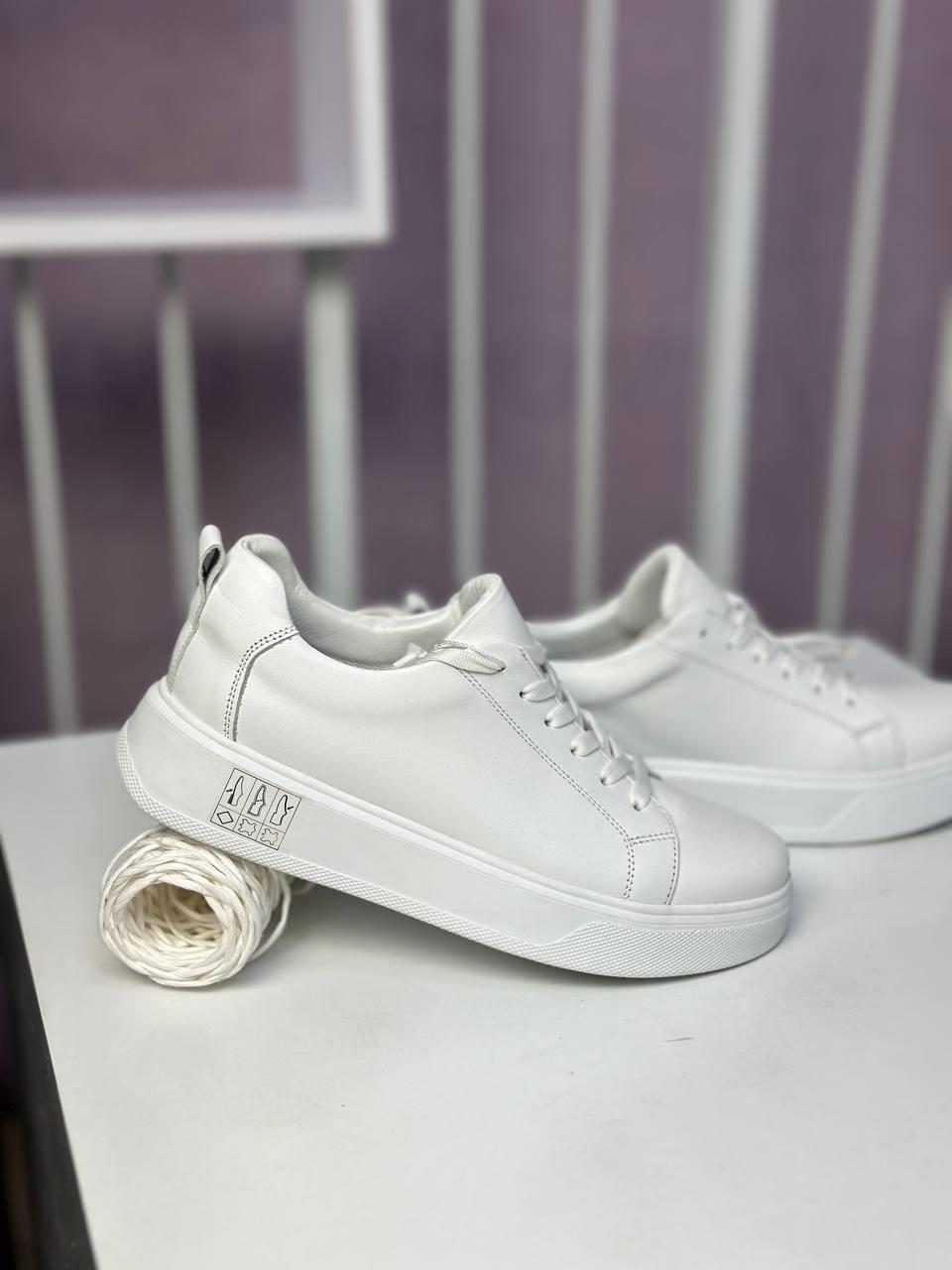 Кросівки жіночі Nivelle білі шкіряні кеди повсякденні демісезонні, фото 1