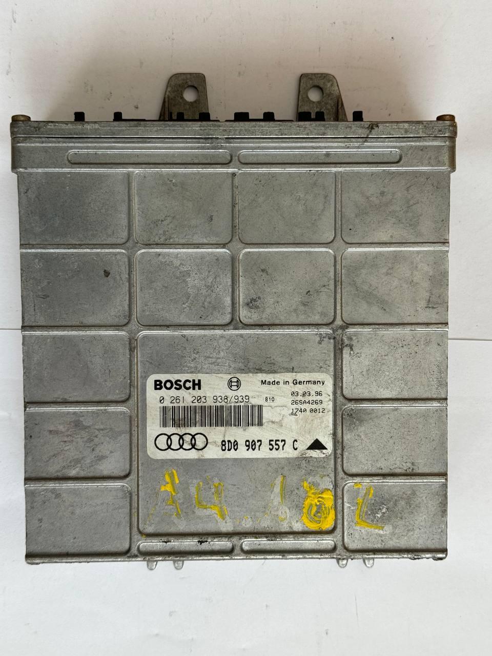 Електронний блок керування Audi A4 Bosch 8D0 907 557 C / 8D0907557C / 0 261 203 938/939 / 0261203938/939