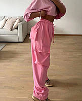 Розовые женские стильные свободные штаны парашюты из двунитки с накладными карманами, снизу на затяжках