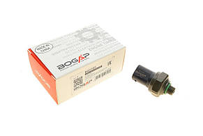 Датчик тиску кондиціонера BMW 3 (E90 / E91 / E92 / E93) 94- Bogap B4217101