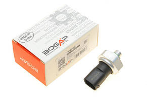 Датчик тиску кондиціонера Mercedes C-class (W204) / E-class (W211 / W212) / A-class (W176) 05- Bogap C4127100