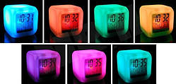 Цифрові світлодіодні годинник куб з ЖК-дисплеєм і будильником, з мінливими квітами, для зняття стрі
