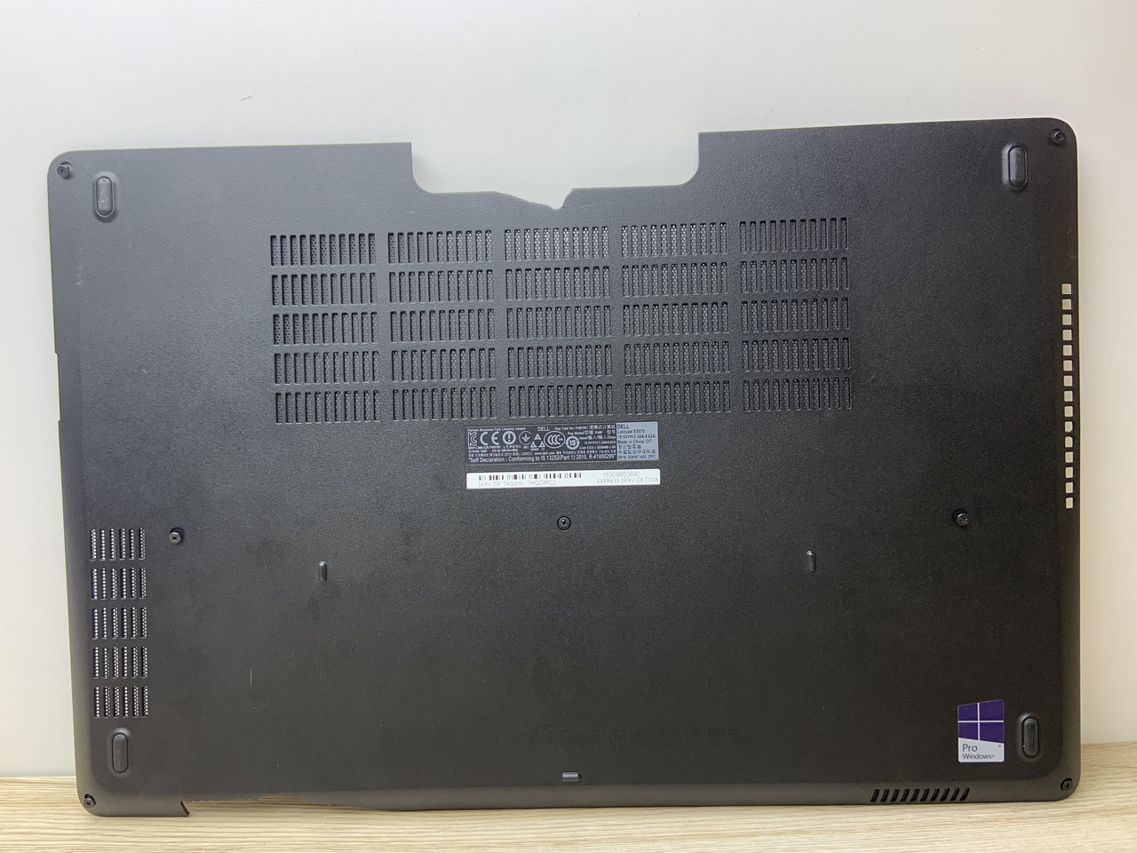 Dell Latitude E5570 Корпус E (Сервісний люк) 00VJ58 AP1EF000601 2.5A бу