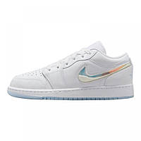 Urbanshop com ua Кросівки Nike Gs Air Jordan 1 Low White Ice Blue Glitter Swoosh Fq9112-100 (Оригінал) РОЗМІРИ
