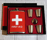 Подарунковий набір з флягою для алкоголю та чарками FIRST AID D492