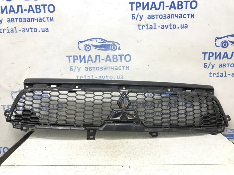 Решітка радіатора Mitsubishi Outlander XL 2.2 DIESEL 4N14 2007 (б/в), фото 1