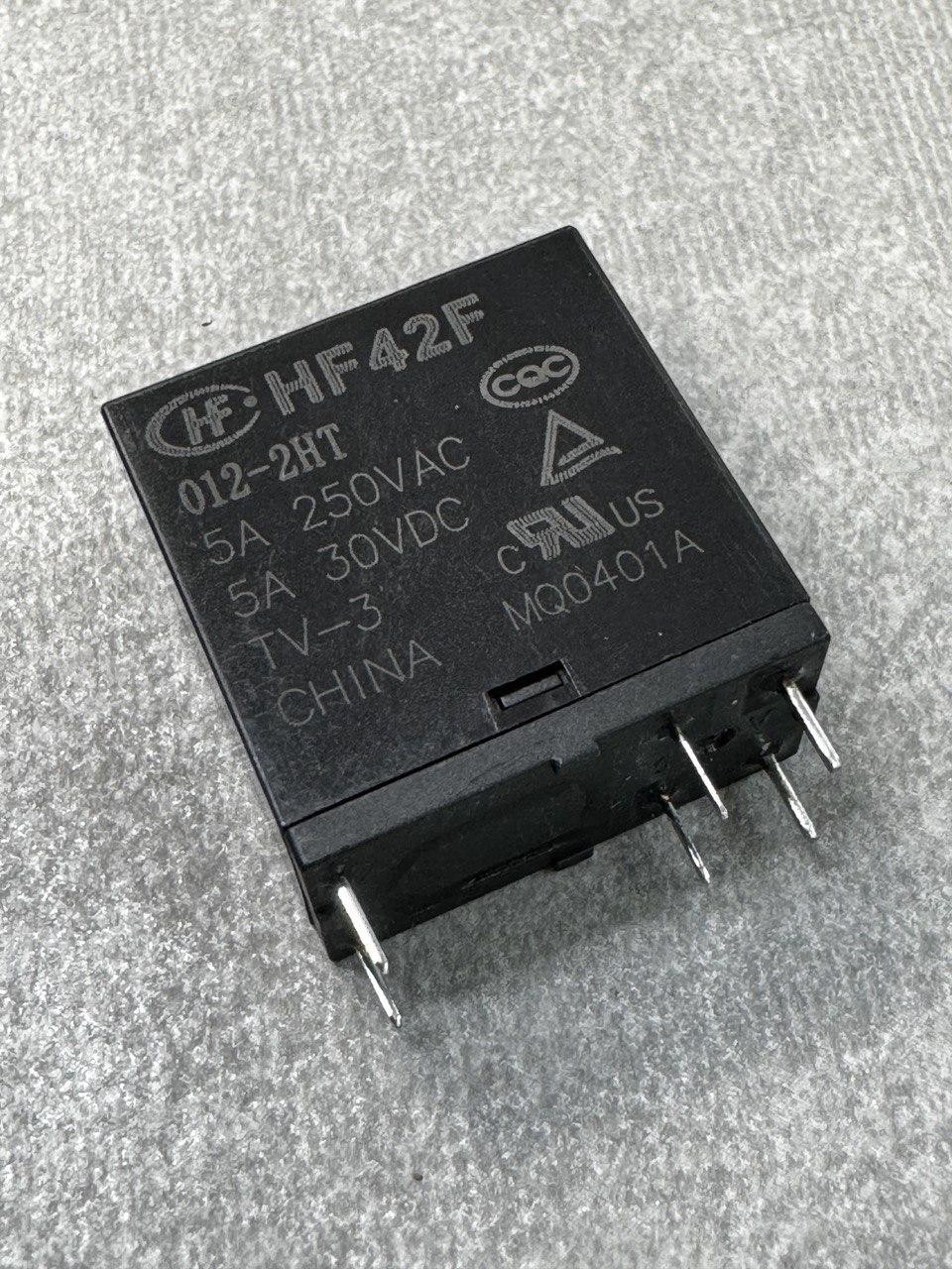 Реле 12V  5A 6pin (2 open ) HF42F-12V-2HT