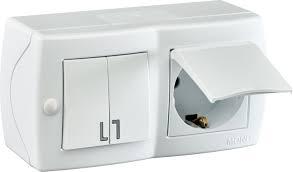 Вимикач двоклав.прохідний+розетка з заземлений. та кришкою , Mono Electric, OCTANS IP 20 (білий)