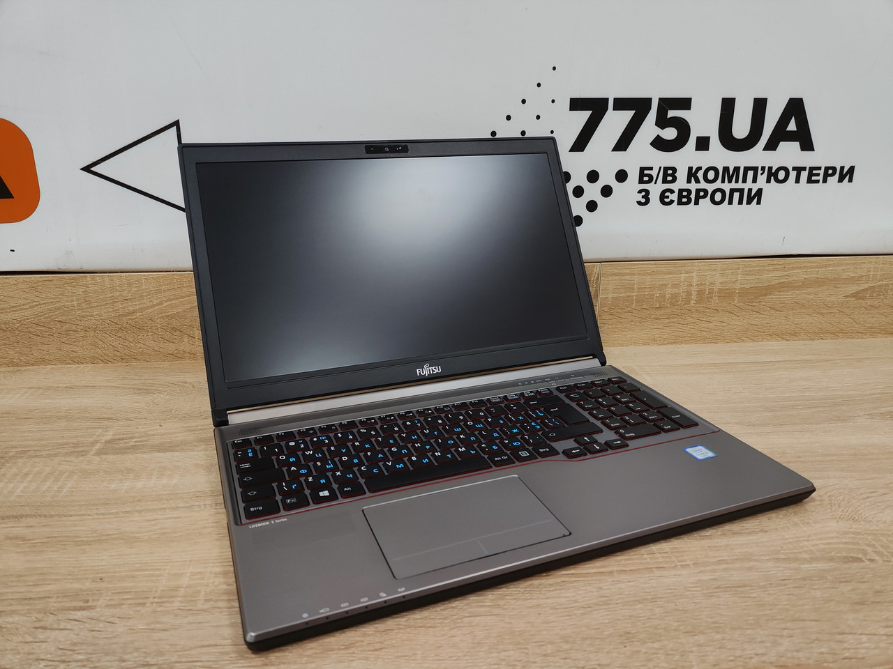 Ноутбук Fujitsu LifeBook E756, 15.6", Intel Core i5-6300U 3.0GHz, RAM 8ГБ, SSD 240ГБ, WebCam, 4G