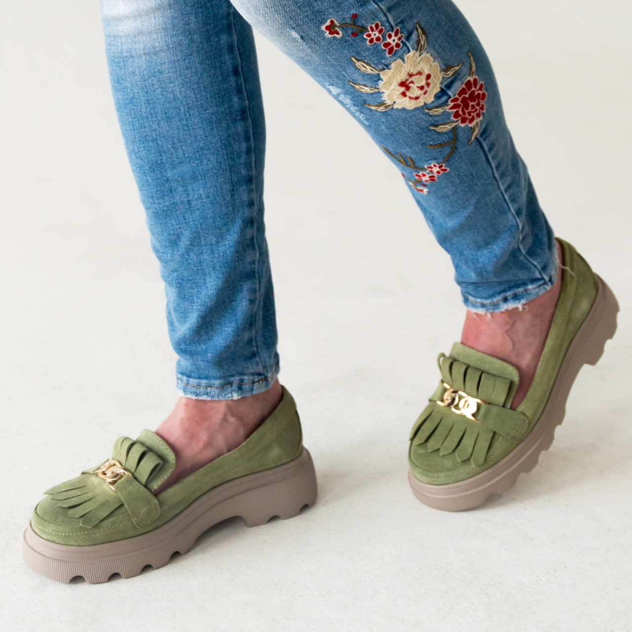 Стильні жіночі лофери з натуральної замші кольору авокадо “Style Shoes”