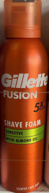 Піна для гоління з мигдальним маслом для чутливої ​​шкіри Gillette Fusion Sensetive shave foam 200 мл
