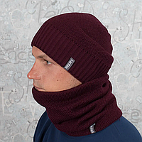 Утепленный комплект шапка и бафф на зиму для мужчины, мужская зимняя шапка и снуд на флисе бордового цвета