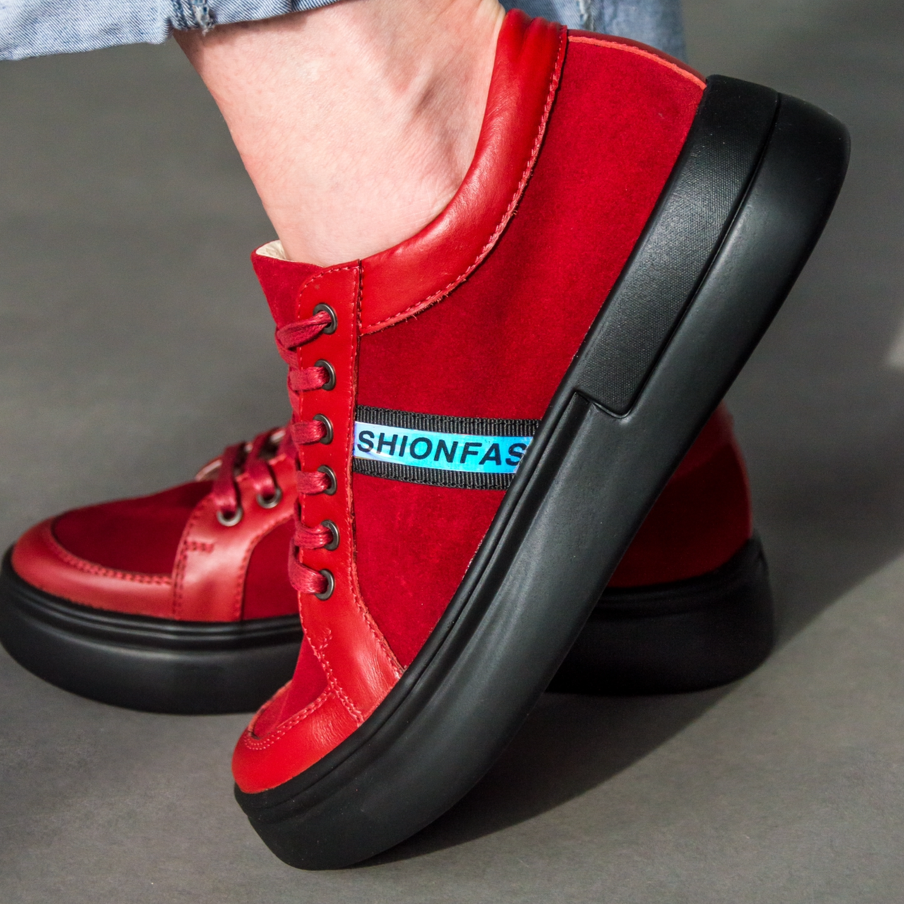 Кеди жіночі із шкіри і замші червоного кольору “Style Shoes”
