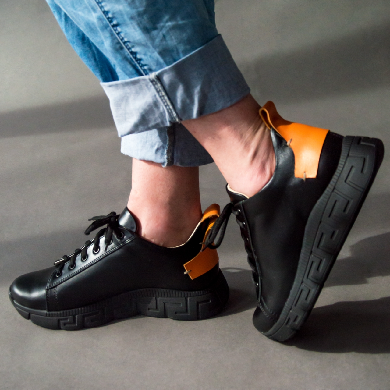 Жіночі шкіряні кросівки чорного кольору “Style Shoes”