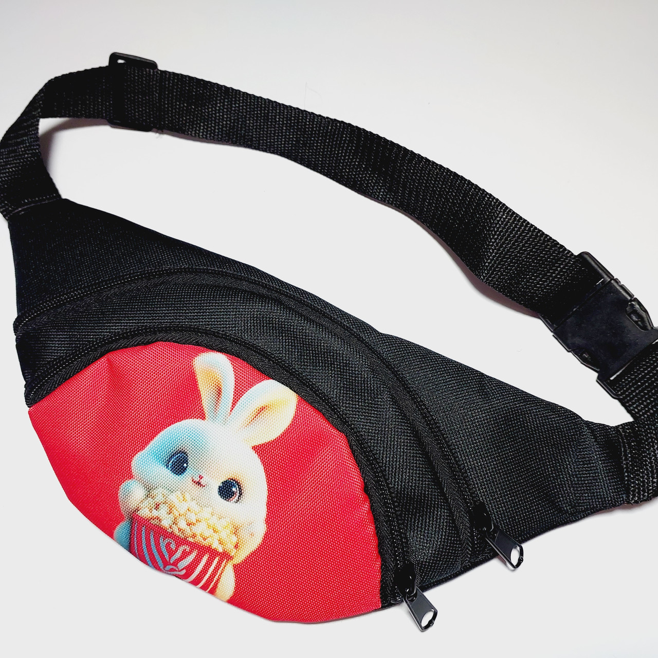 Маленька поясна сумка бананка дитяча яскравий принт зайчика на 2 відділи, фото 1