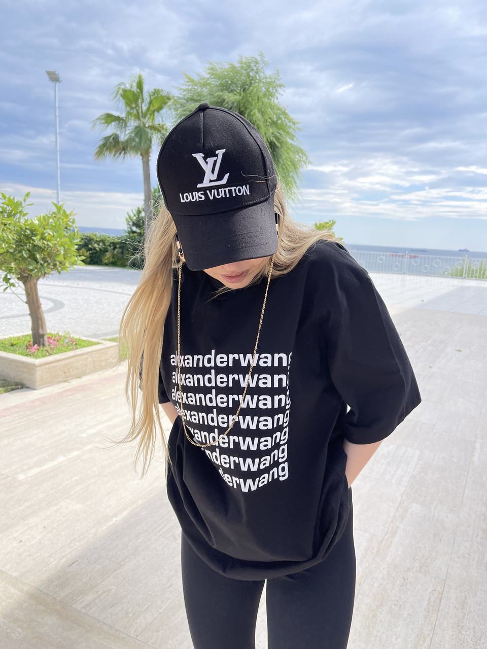 Жіноча брендова чорна футболка Туреччина wang