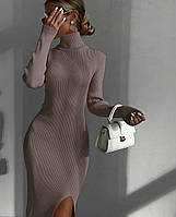Базовое повседневное женское облегающее платье-миди в рубчик с длинным рукавом и боковым разрезом Цвет Мокко