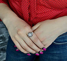 Срібна каблучка з білим кубічним цирконієм — елегантна стриманість і загадковий блиск в одному аксесуарі🖤💍