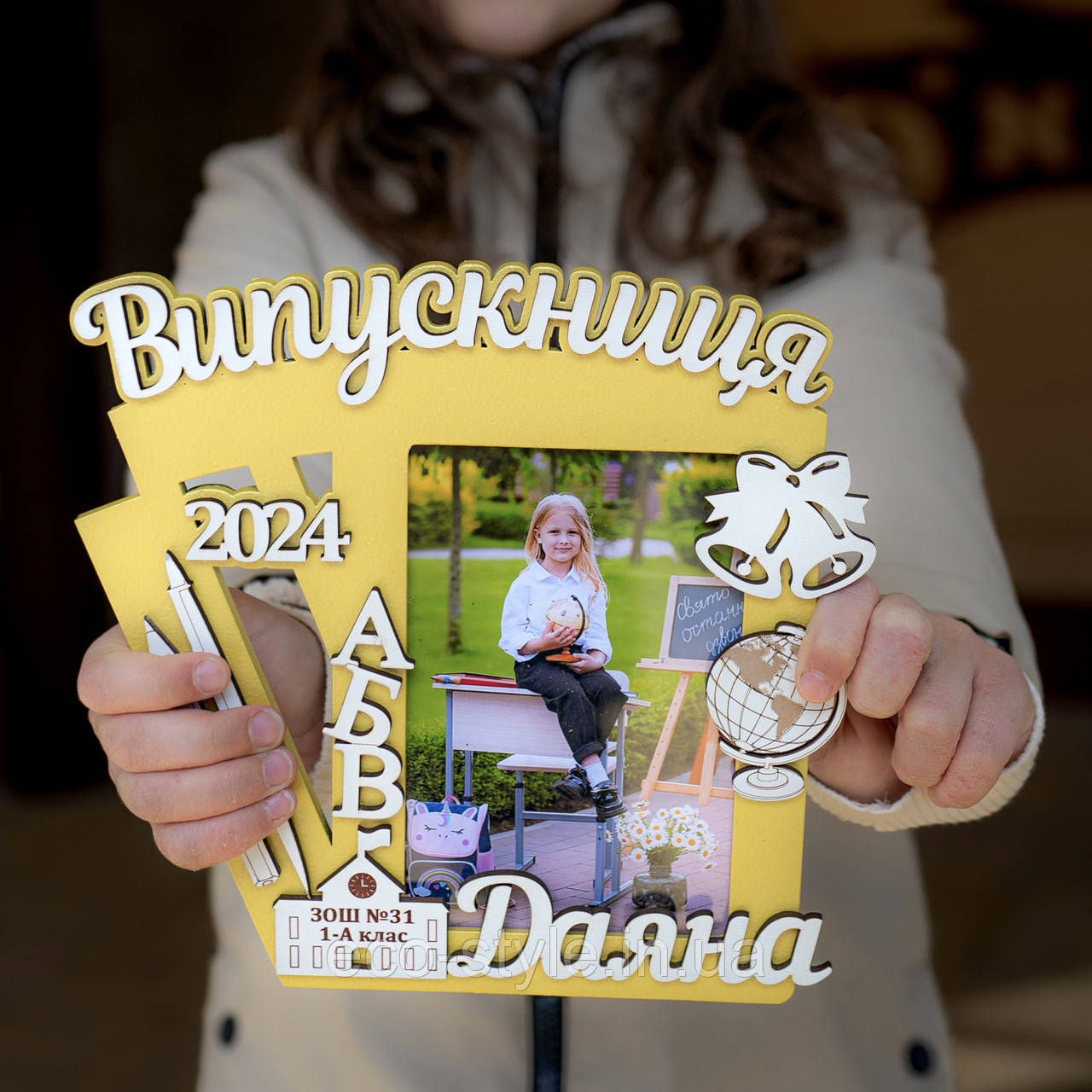 Рамочка з підставкою. Набір випускника дитячого садка. Подарунок на випускний. Рамка для фото. Подарунок до школи, фото 1