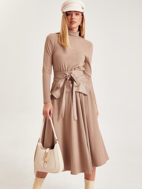 Сукня трикотажна а силуету міді бежева, фото 1
