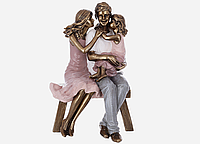 Статуетка декоративна Сімейна пара з донечкою 11х11х19 см полістоун 1K07-444 Купі вже сьогодні!