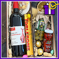 Вкусные пасхальные подарки с шоколадом и сладостями, алкогольный подарочный набор на праздник Пасху