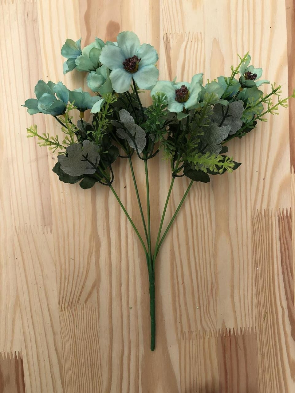 Букет анемоны с декорм 33  см  высота цвет на фото  бирюза