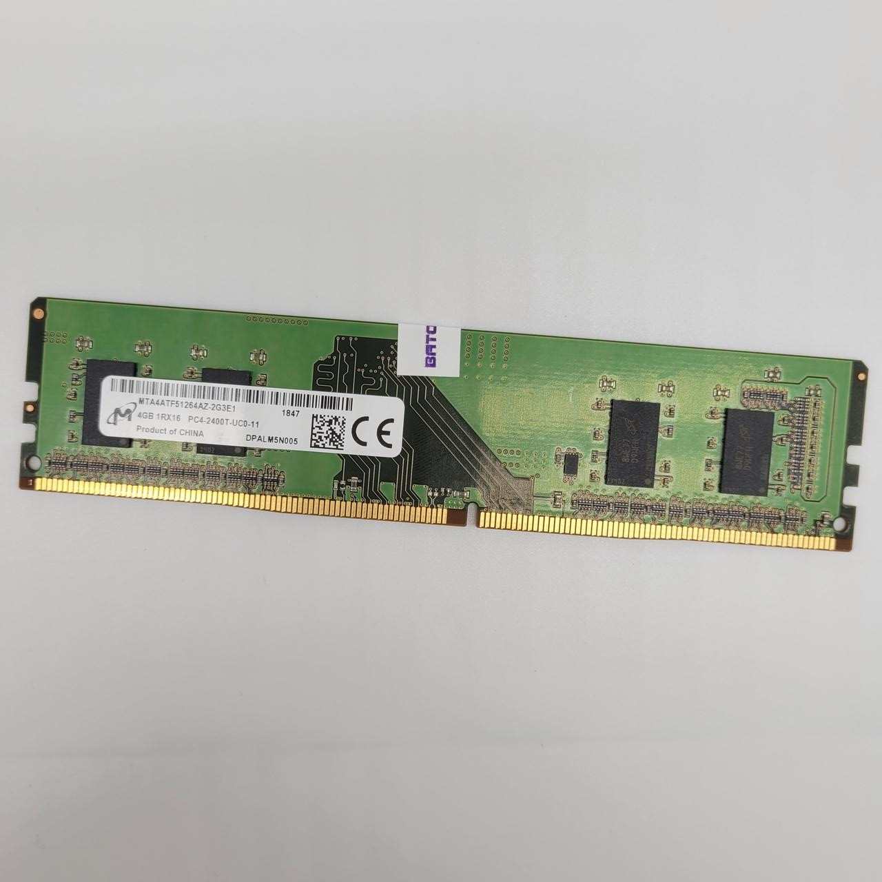 Оперативна пам'ять Micron DDR4 4Gb 2400MHz PC4-19200U 1R16 CL17 (MTA4ATF51264AZ-2G3E1) Б/В