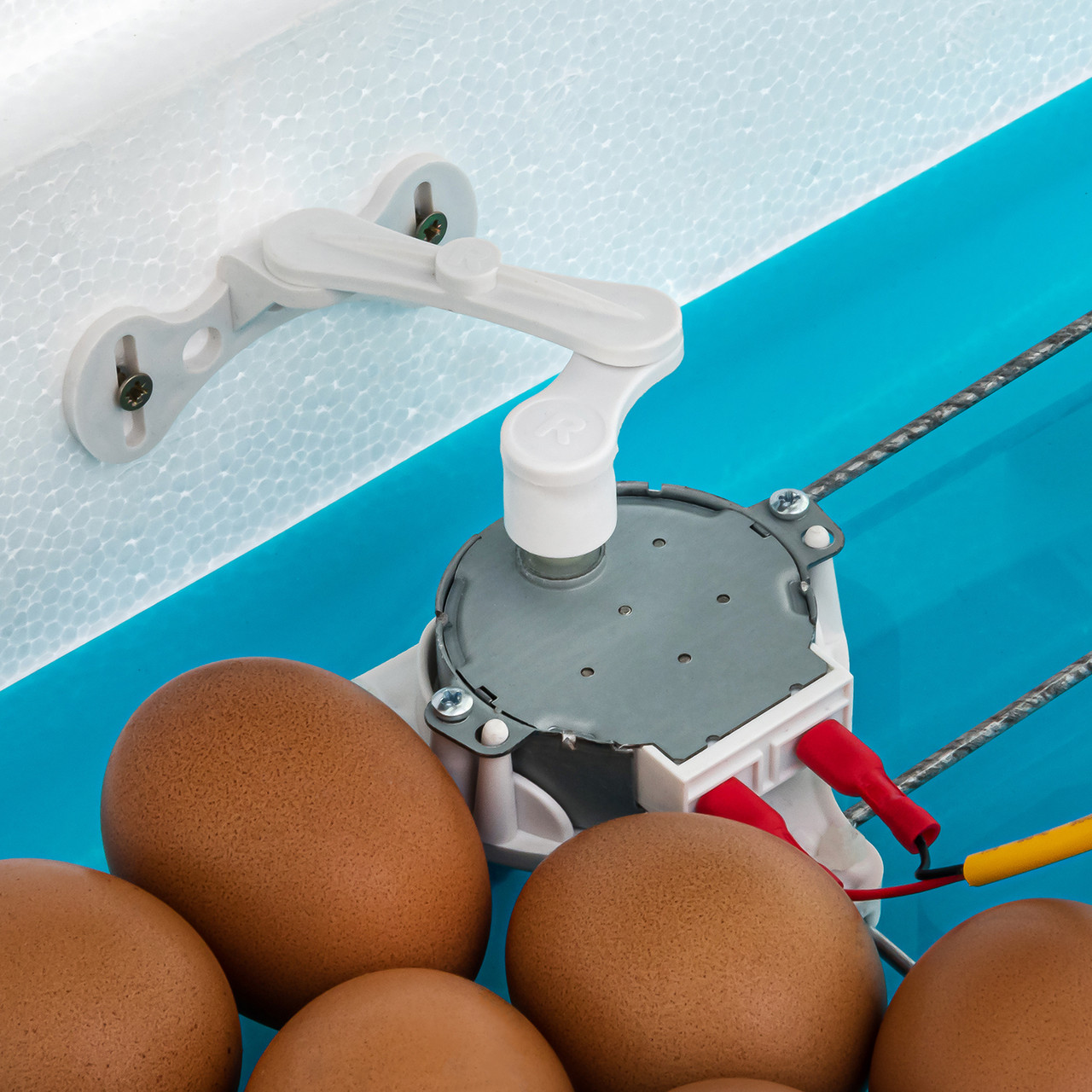Автоматический инкубатор «Рябушка Smart TURBO» на 130 яиц с инфракрасным нагревателем (цифр. термор, вентил.) - фото 8 - id-p659565073