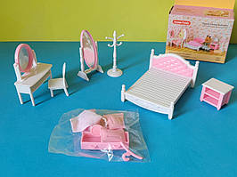Набір лялькової меблів Спальня: ліжечко з постіллю, комод, приліжкова тумба, дзеркало