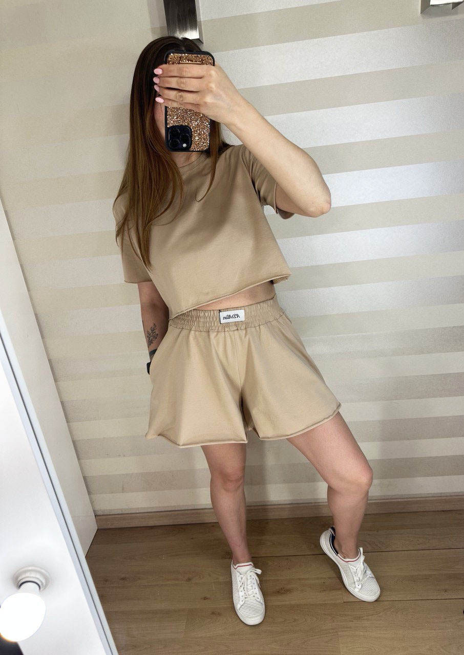 Жіночий костюм для літа топ із шортами бежевий, фото 1