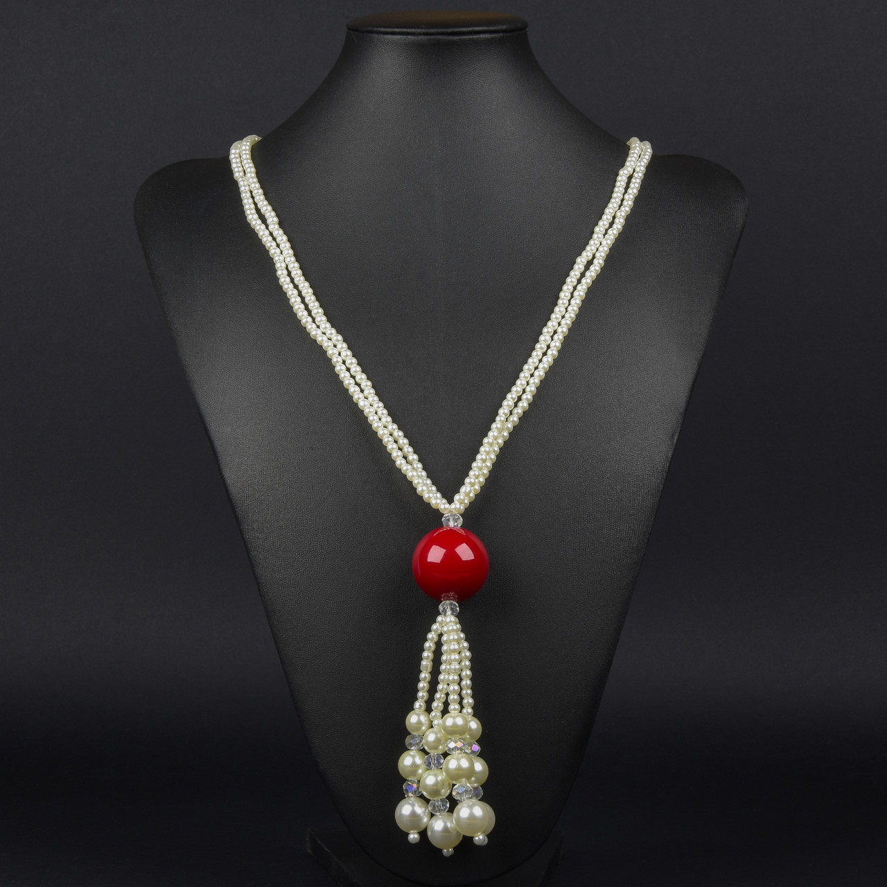 Намисто довгі з молочними намистинами та червоною намистиною й кристалами, що переливаються, без замка діаметр 70 см