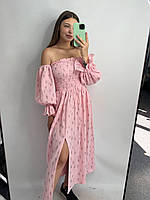 Платье муслиновое M-L розовое, женское платье со спадающими рукавами легкое летнее миди с разрезом на ноге