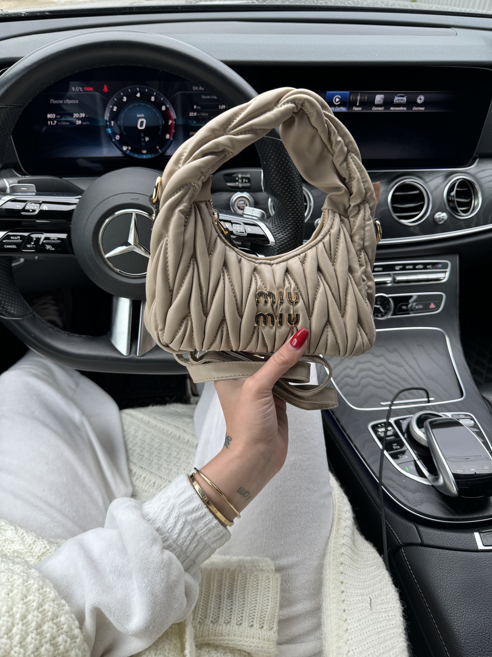 Жіноча сумка Міу Міу бежева Miu Miu Beige