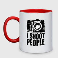 Чашка с принтом двухцветная «Shoot photographer» (цвет чашки на выбор)