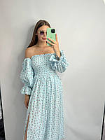 Платье муслиновое XS-S голубое, женское платье со спадающими рукавами легкое летнее миди с разрезом на ноге