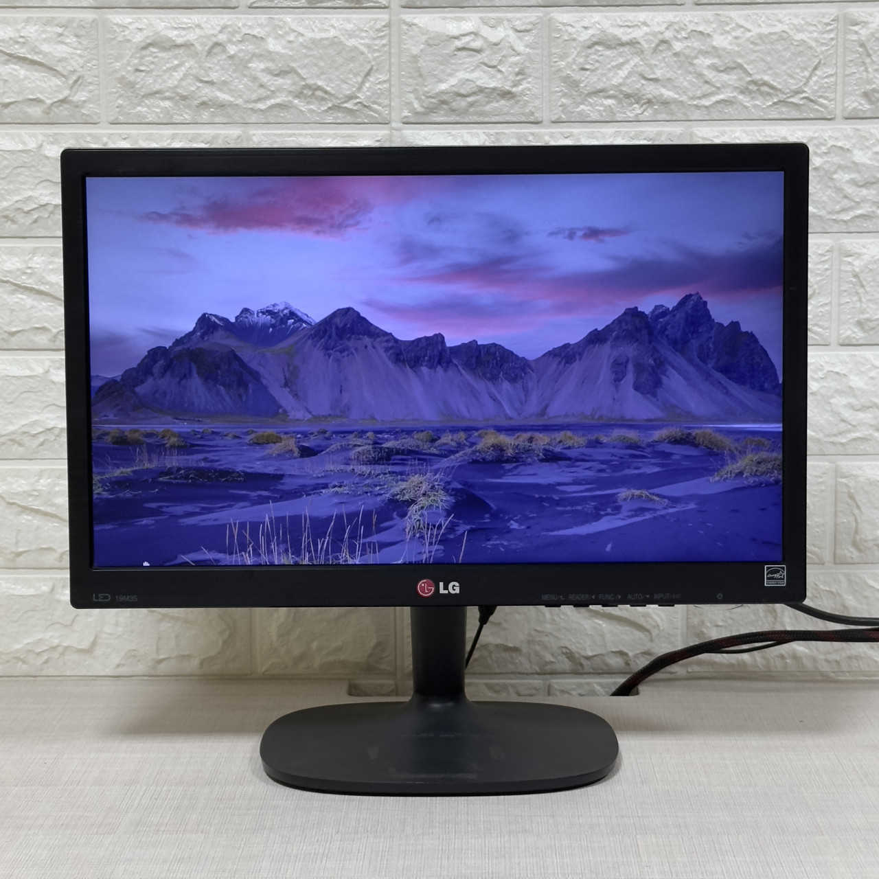 Монітор 18.5" LG 19M35A-B A-