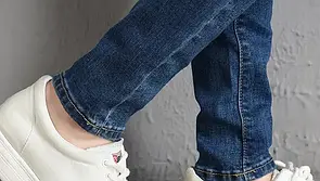 Стильні жіночі стрейчеві джинси з нашивками "Important" Оригінальні зручні молодіжні жіночі джинси
