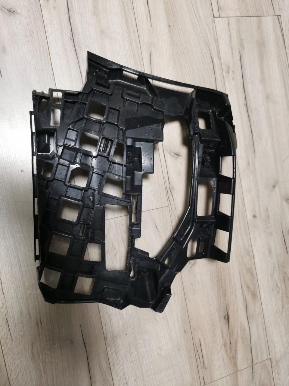 Кронштейн переднього бампера лівий Jetta VII mk7 б/в оригінал 17A807723, фото 1