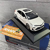 Металева машинка Toyota Corolla Біла 15см Іграшкова модель Тойота колекційна іграшка для дітей