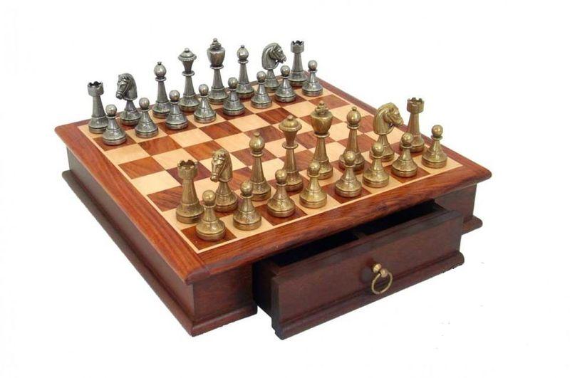 Шахи подарункові дерев'яна дошка з шухлядою для зберігання фігур 32х32х6 см Italfama 670625