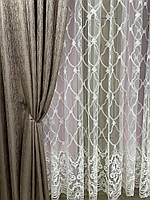 Тюль з об'ємною вишивкою молочний