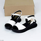 Білі жіночі шкіряні босоніжки натуральна шкіра на чорній підошві взуття жіноче, фото 4